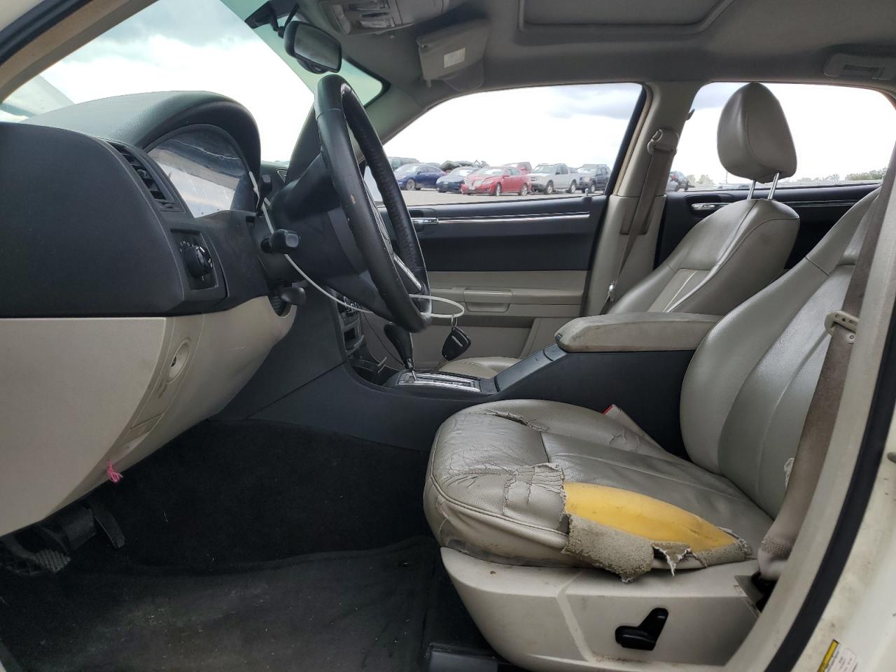 2005 Chrysler 300 Touring VIN: 2C3JA53G35H686047 Lot: 83972555