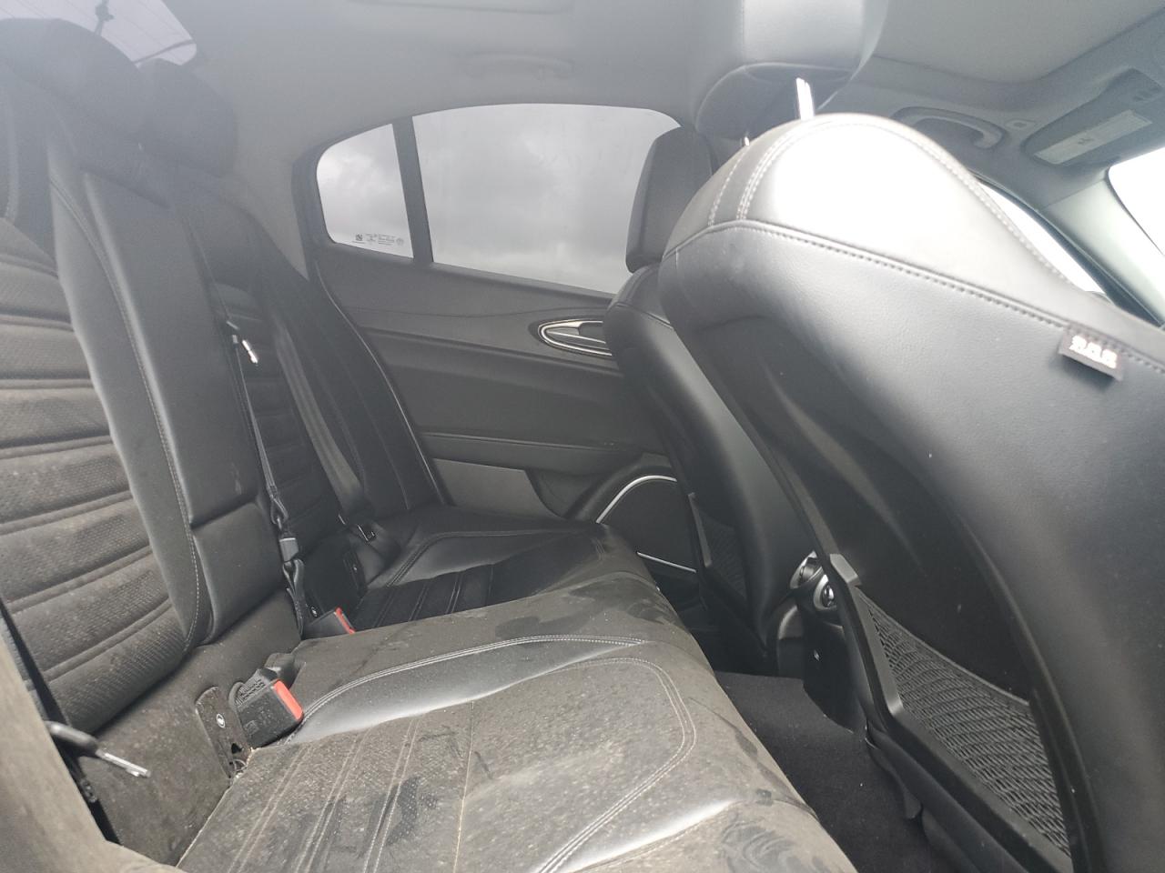 2017 Alfa Romeo Giulia Ti Q4 VIN: ZARFAEEN5H7543362 Lot: 80148605