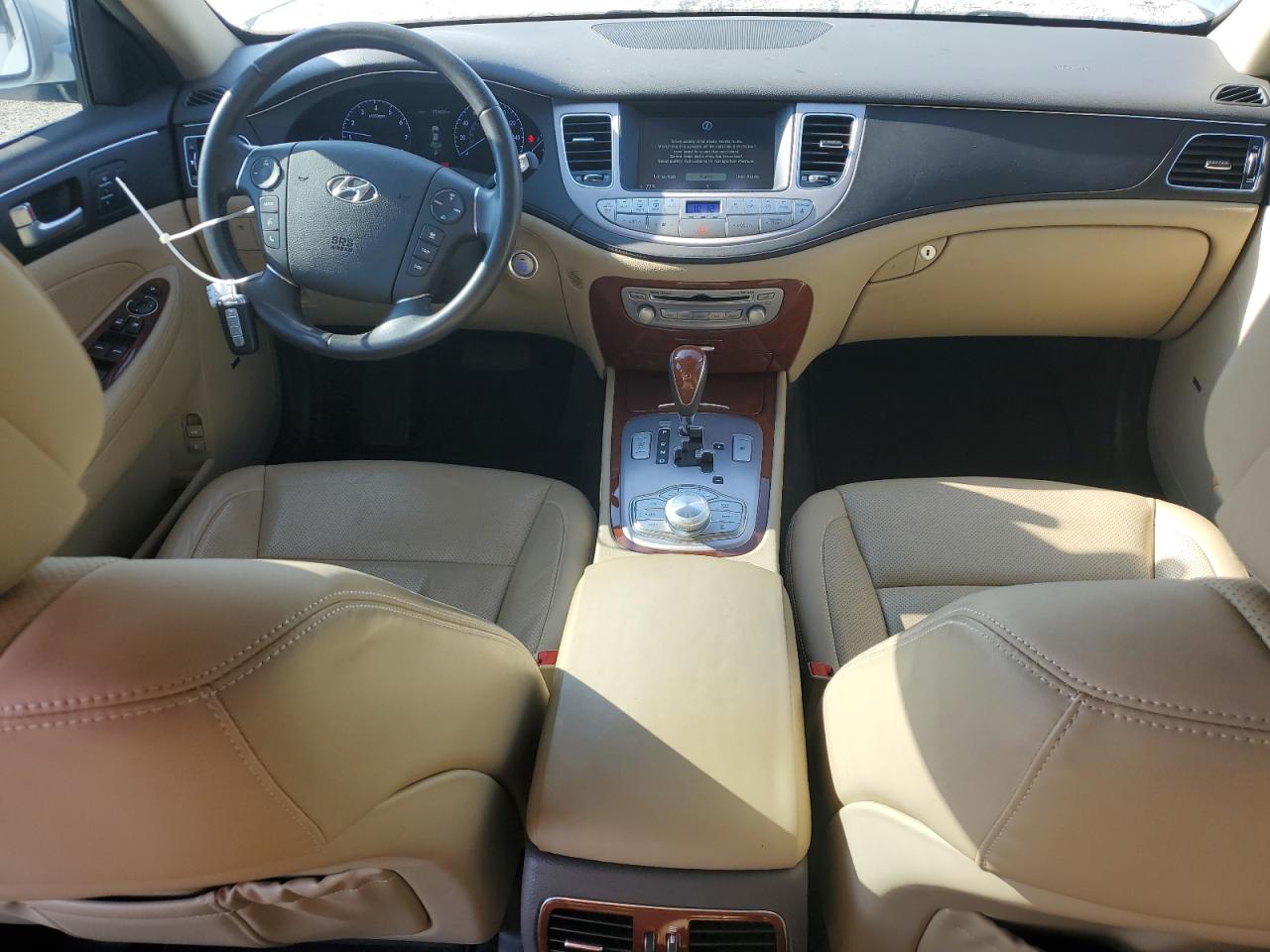 2013 Hyundai Genesis 3.8L VIN: KMHGC4DD1DU231820 Lot: 72090865