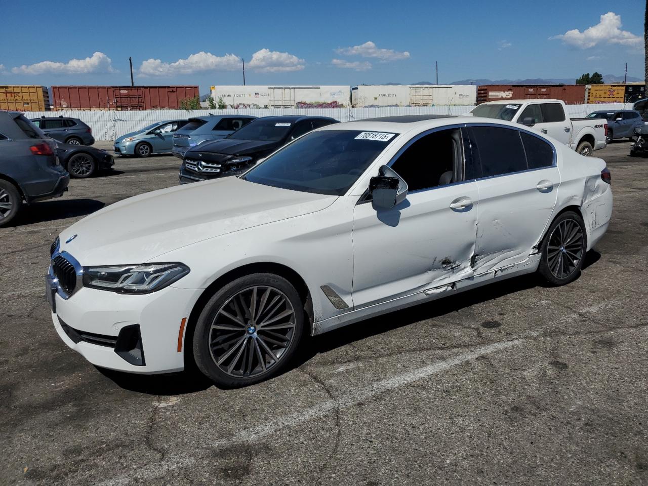 Фото: WBA53BH02MCF27541