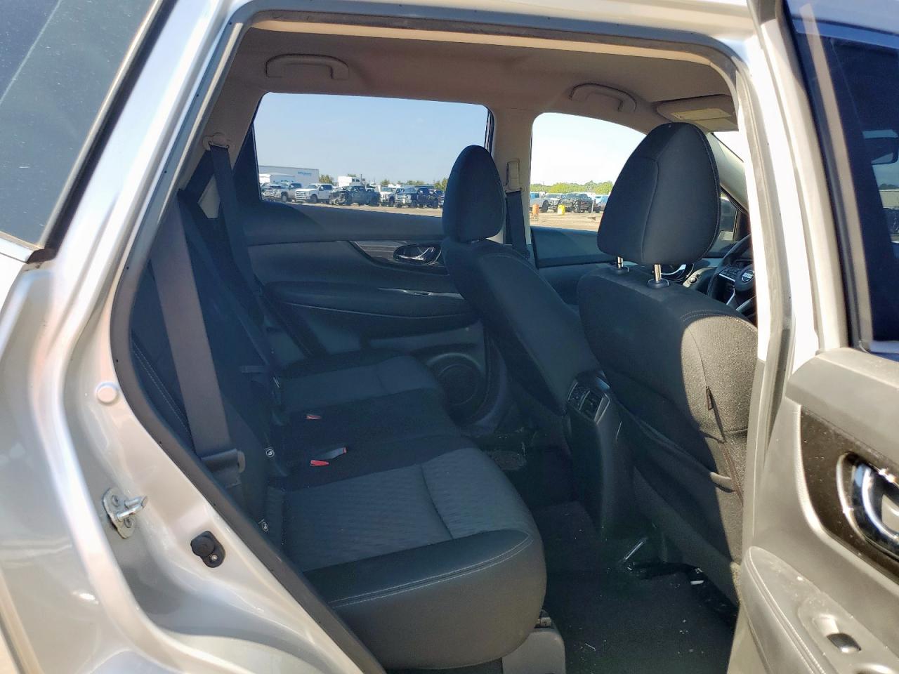 2018 Nissan Rogue S VIN: KNMAT2MT4JP588487 Lot: 83755535