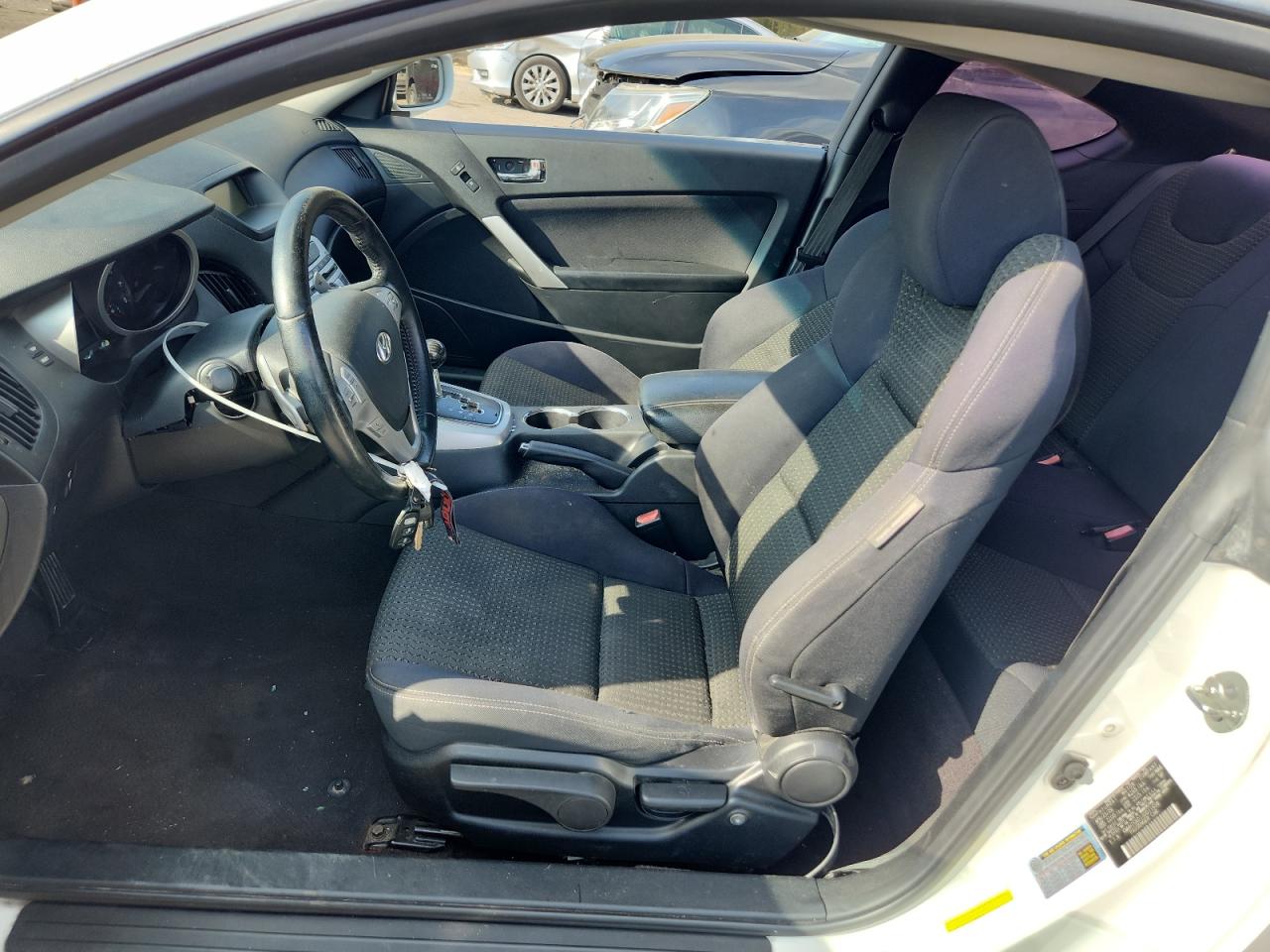 2010 Hyundai Genesis Coupe 2.0T VIN: KMHHT6KD1AU011608 Lot: 82079135