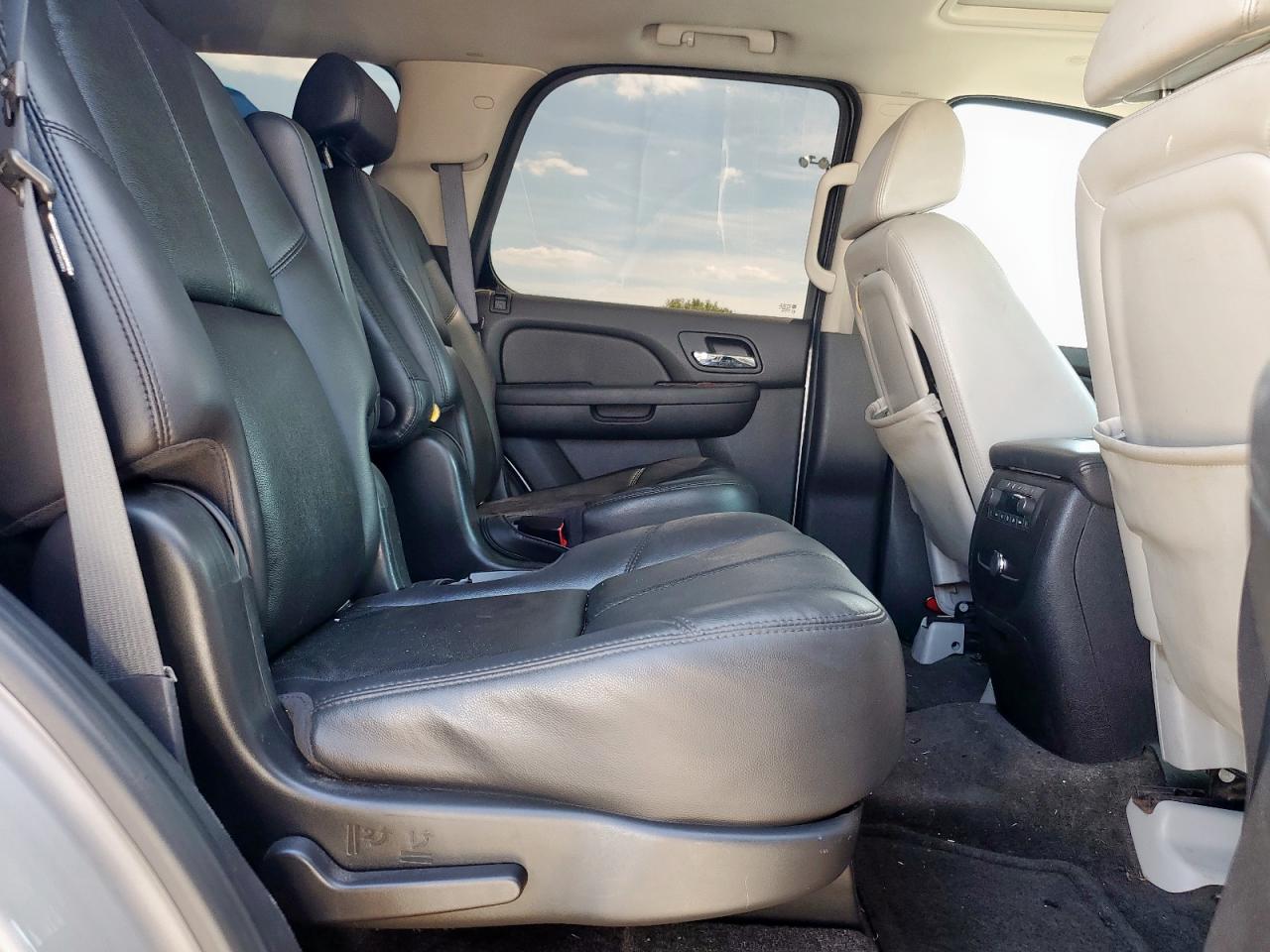 2007 Chevrolet Tahoe C1500 VIN: 1GNFC13007J402955 Lot: 81909365