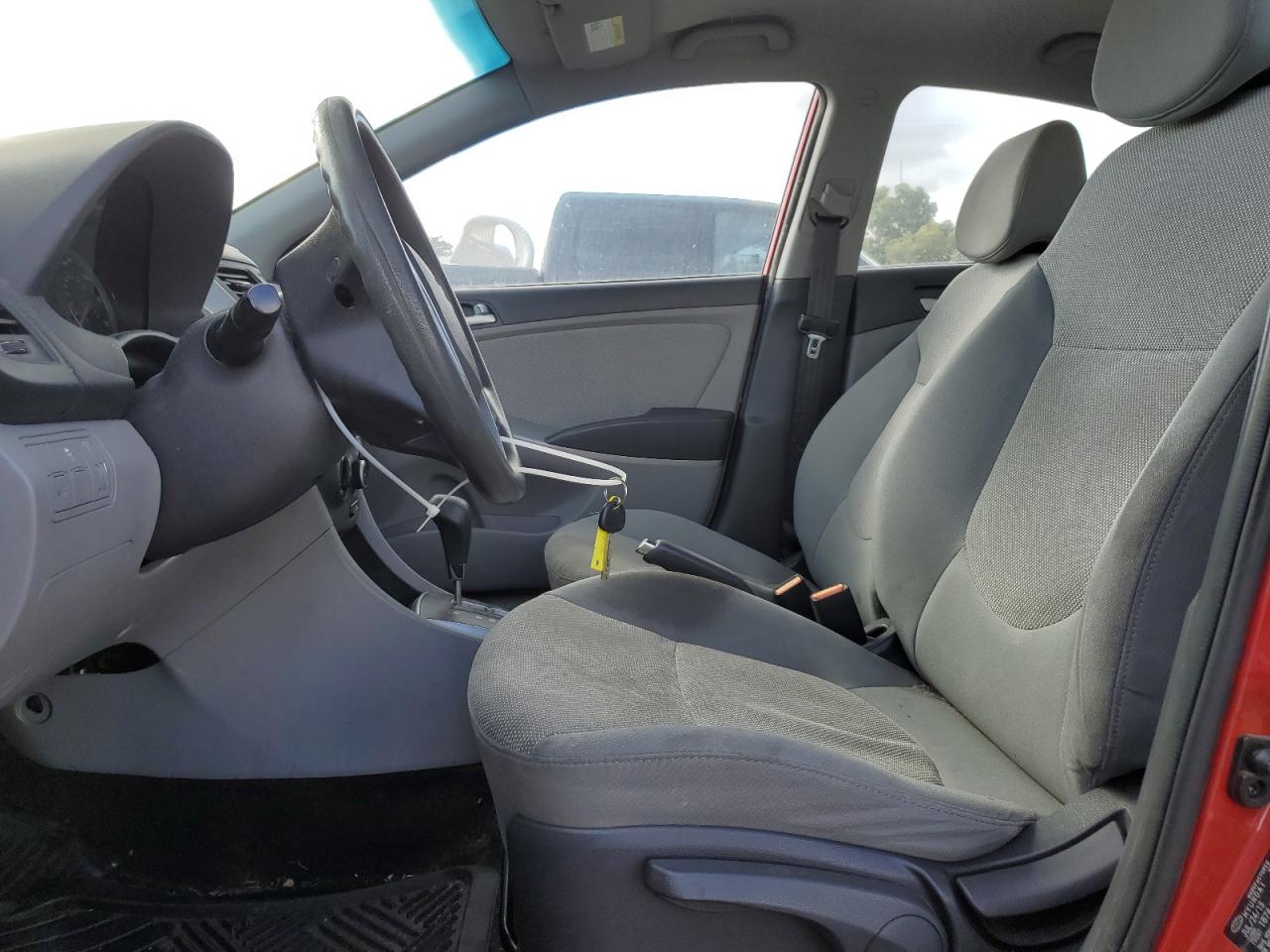 2013 Hyundai Accent Gls VIN: KMHCT4AE2DU548002 Lot: 84558945