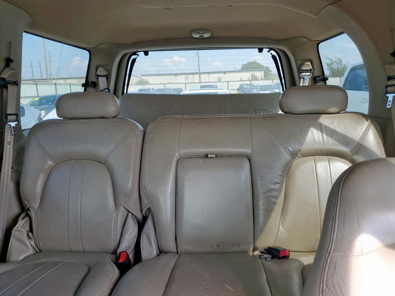 2000 Ford Expedition Eddie Bauer VIN: 1FMRU1760YLA28348 Lot: 81098665