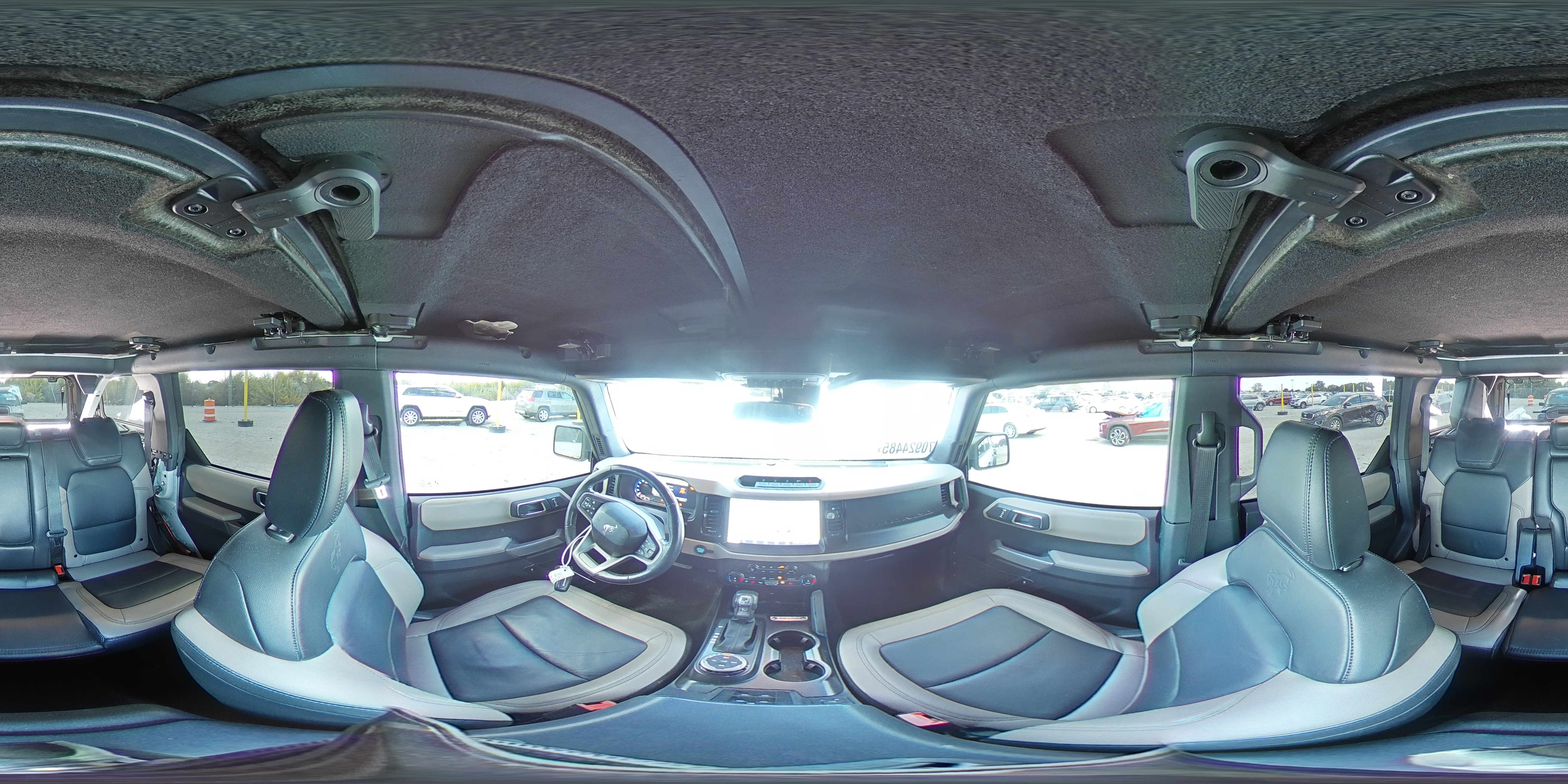 2022 Ford Bronco Base VIN: 1FMEE5DP2NLB39219 Lot: 70924485