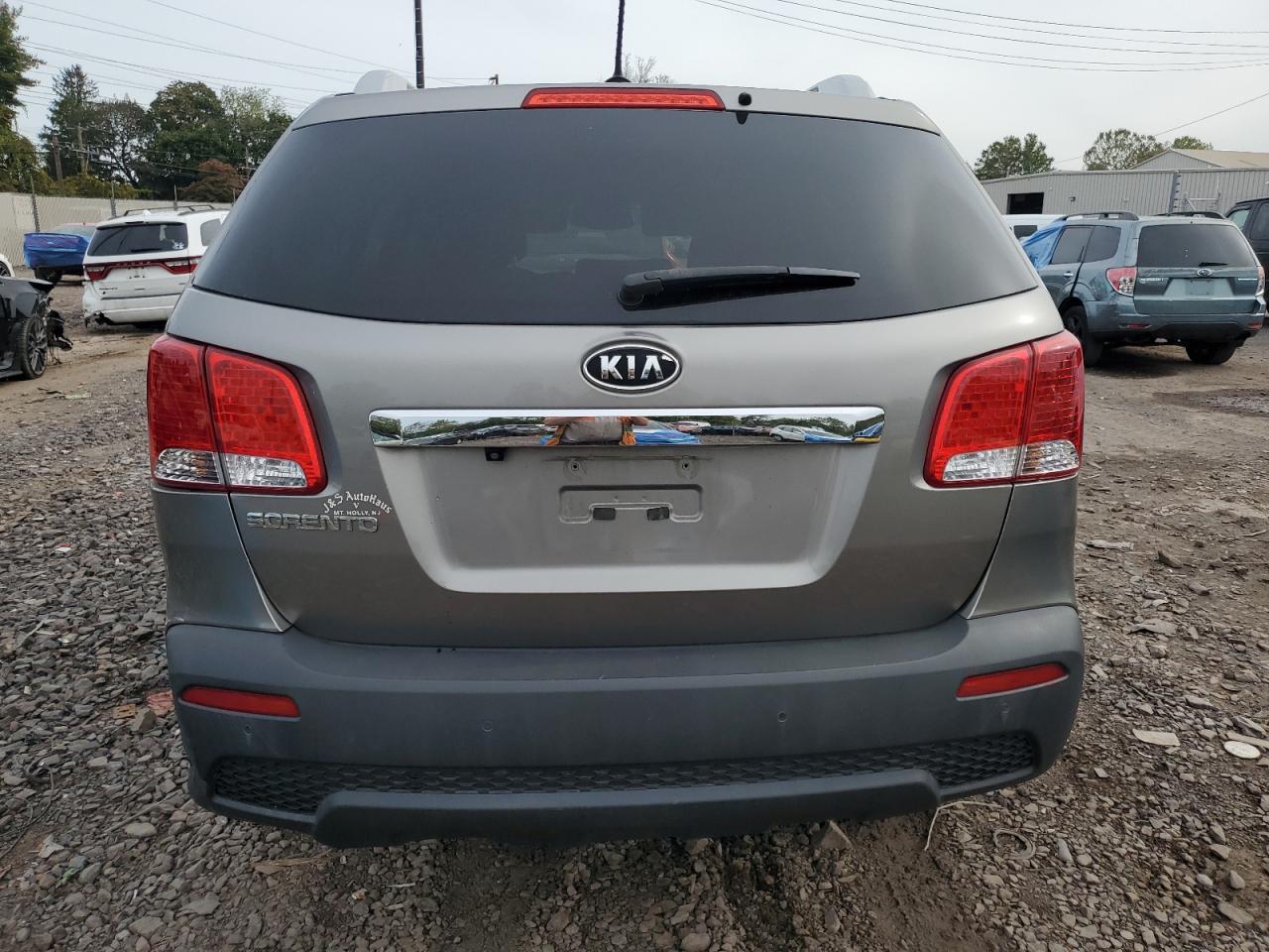 2011 Kia Sorento Base VIN: 5XYKTCA15BG142169 Lot: 81917845