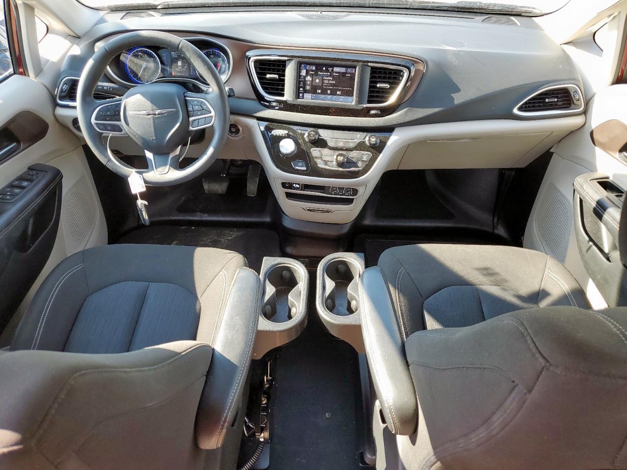 2022 Chrysler Voyager Lx VIN: 2C4RC1CGXNR225374 Lot: 71598255