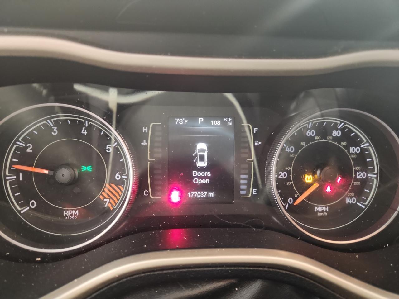 2015 Jeep Cherokee Latitude VIN: 1C4PJLCB4FW678461 Lot: 84188565