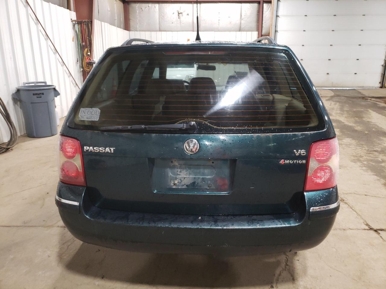 2001 Volkswagen Passat Glx 4Motion VIN: WVWYH63B21E117952 Lot: 82043695
