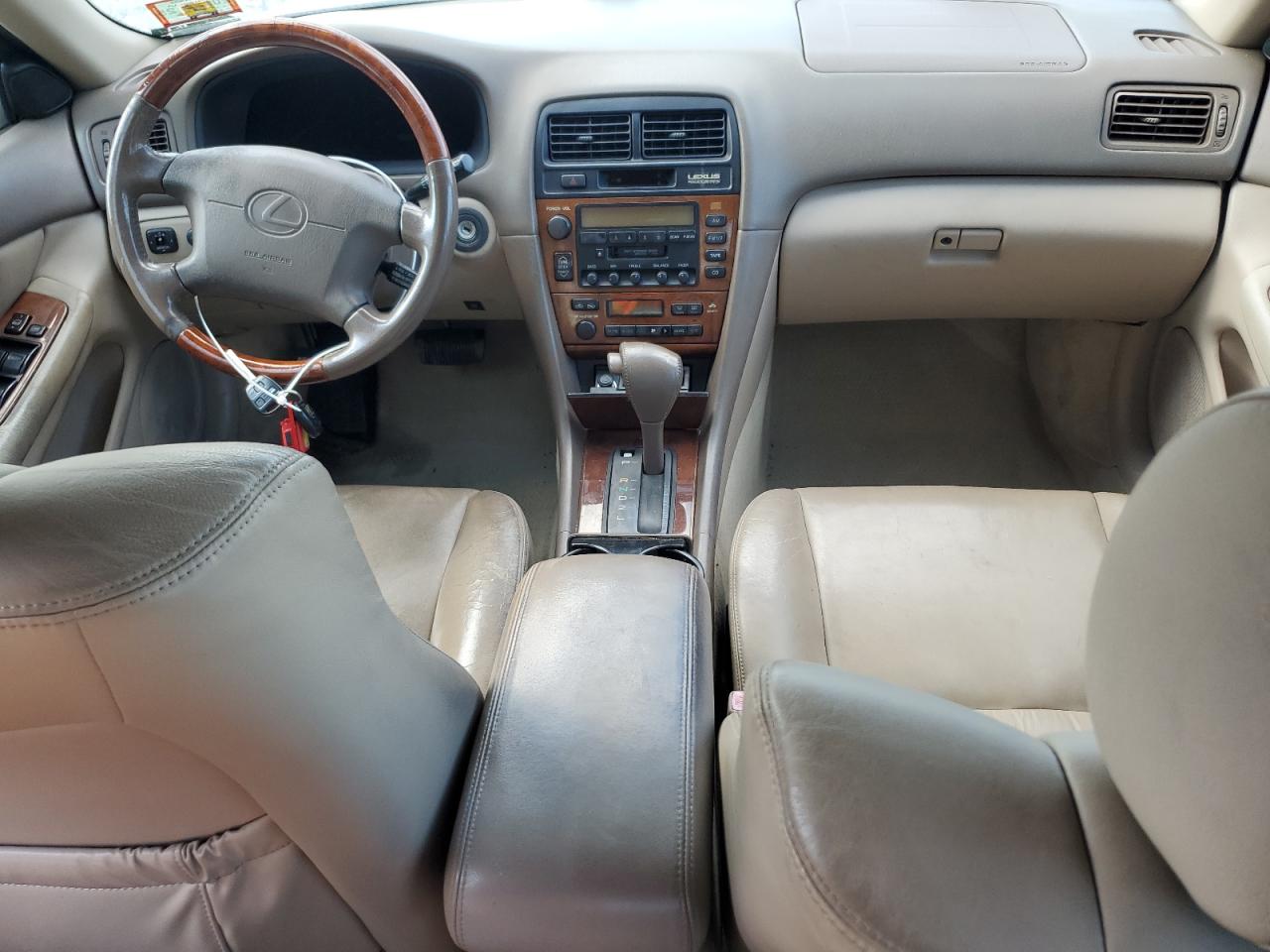 2001 Lexus Es 300 VIN: JT8BF28G410335752 Lot: 71708235