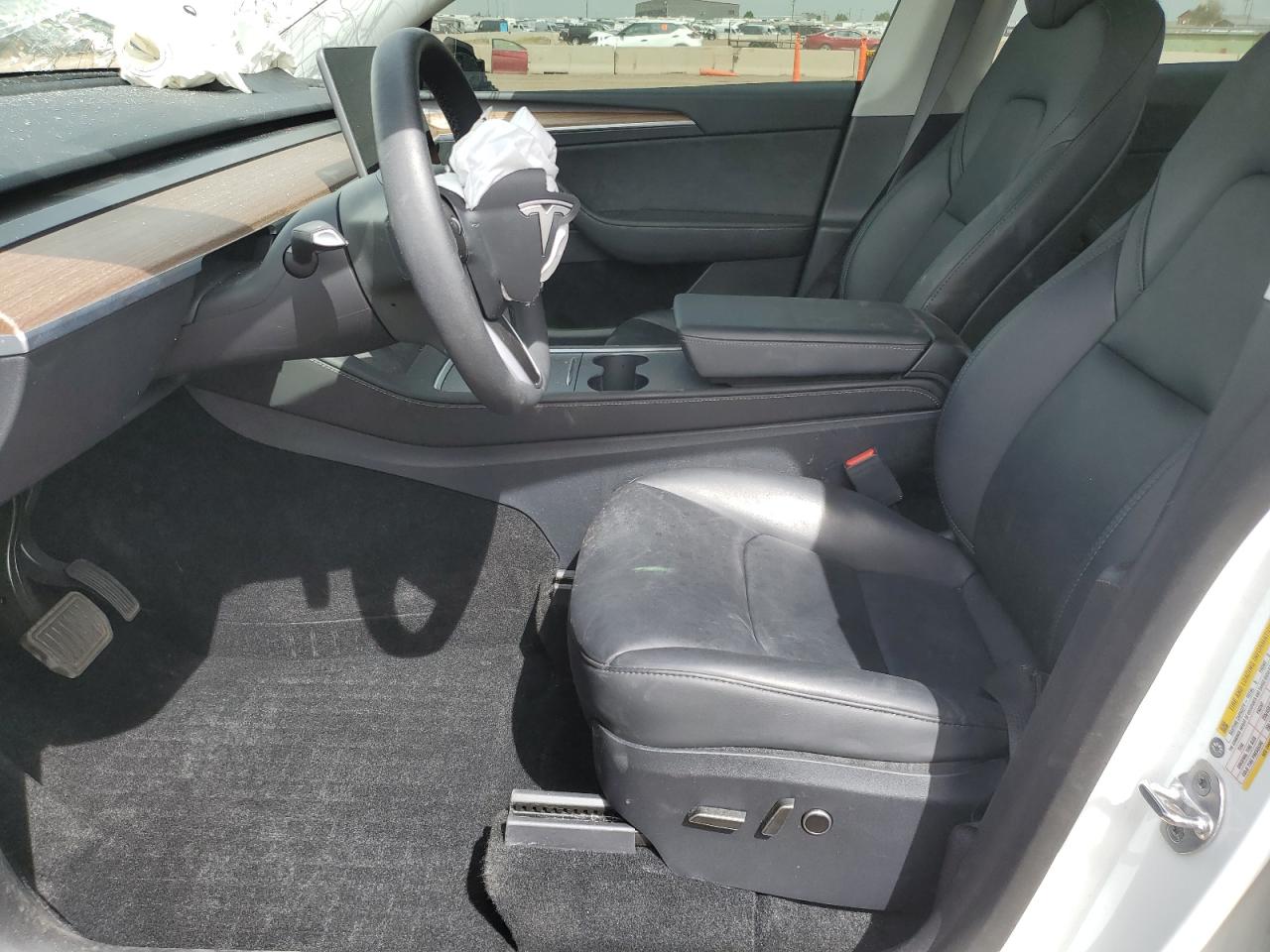 2024 Tesla Model Y VIN: 7SAYGDEE8RF205643 Lot: 80568525