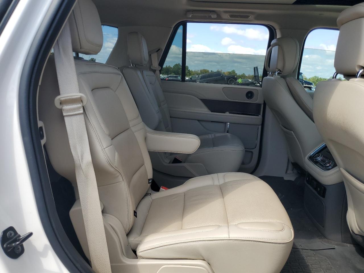 2018 Lincoln Navigator Select VIN: 5LMJJ2JT6JEL20183 Lot: 81189645