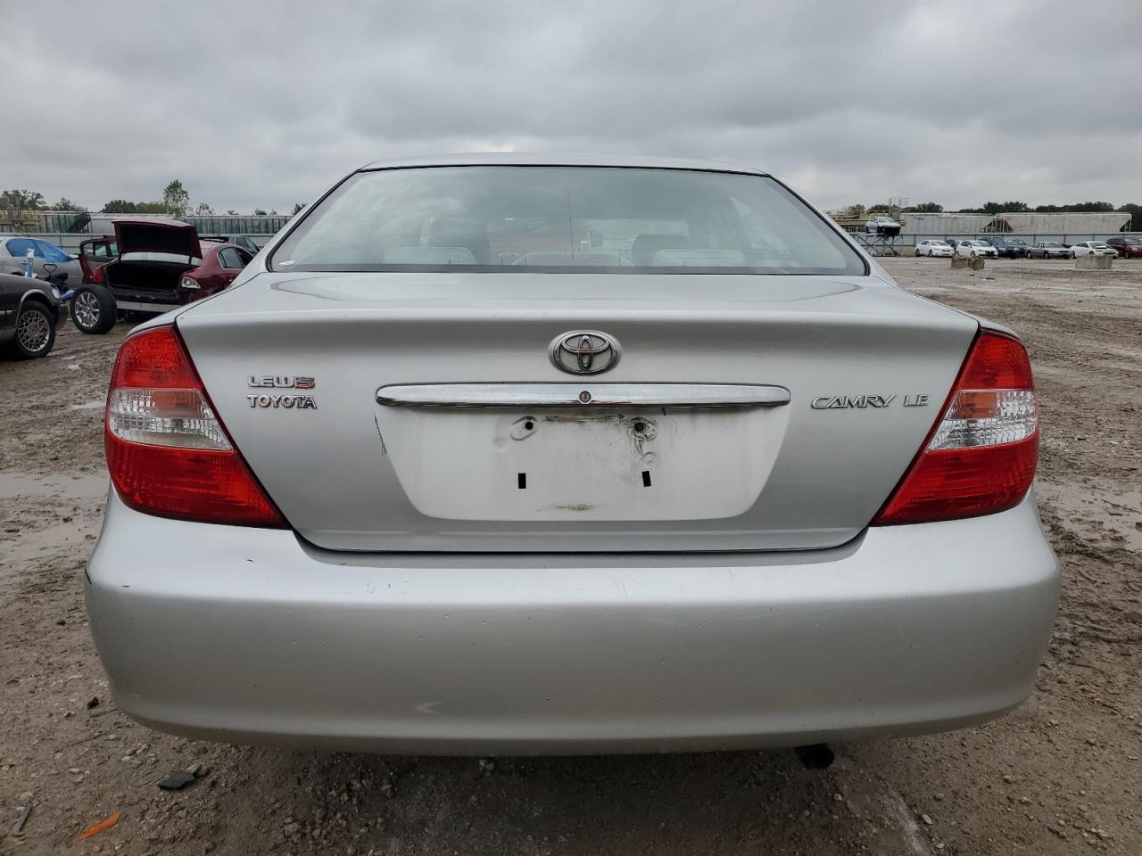 2003 Toyota Camry Le VIN: 4T1BE32K83U681852 Lot: 81707835