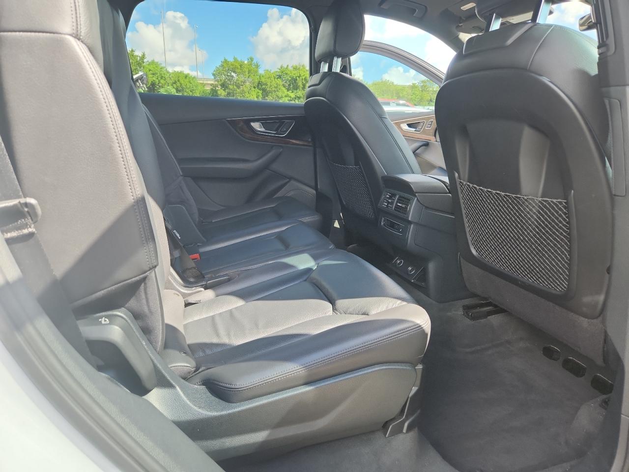 2017 Audi Q7 Premium Plus VIN: WA1LAAF78HD005451 Lot: 84019375