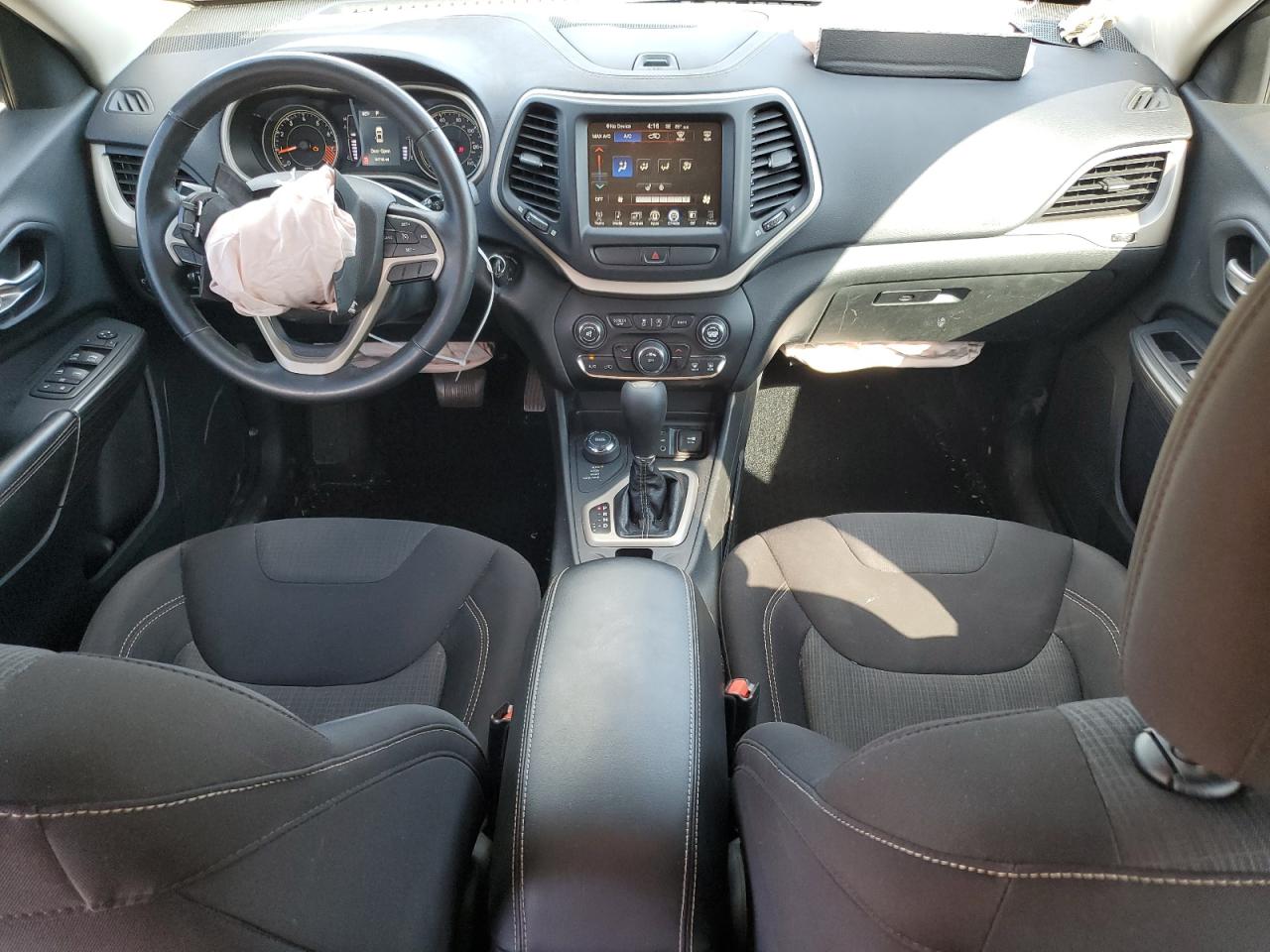 2015 Jeep Cherokee Latitude VIN: 1C4PJMCS3FW665884 Lot: 81777595