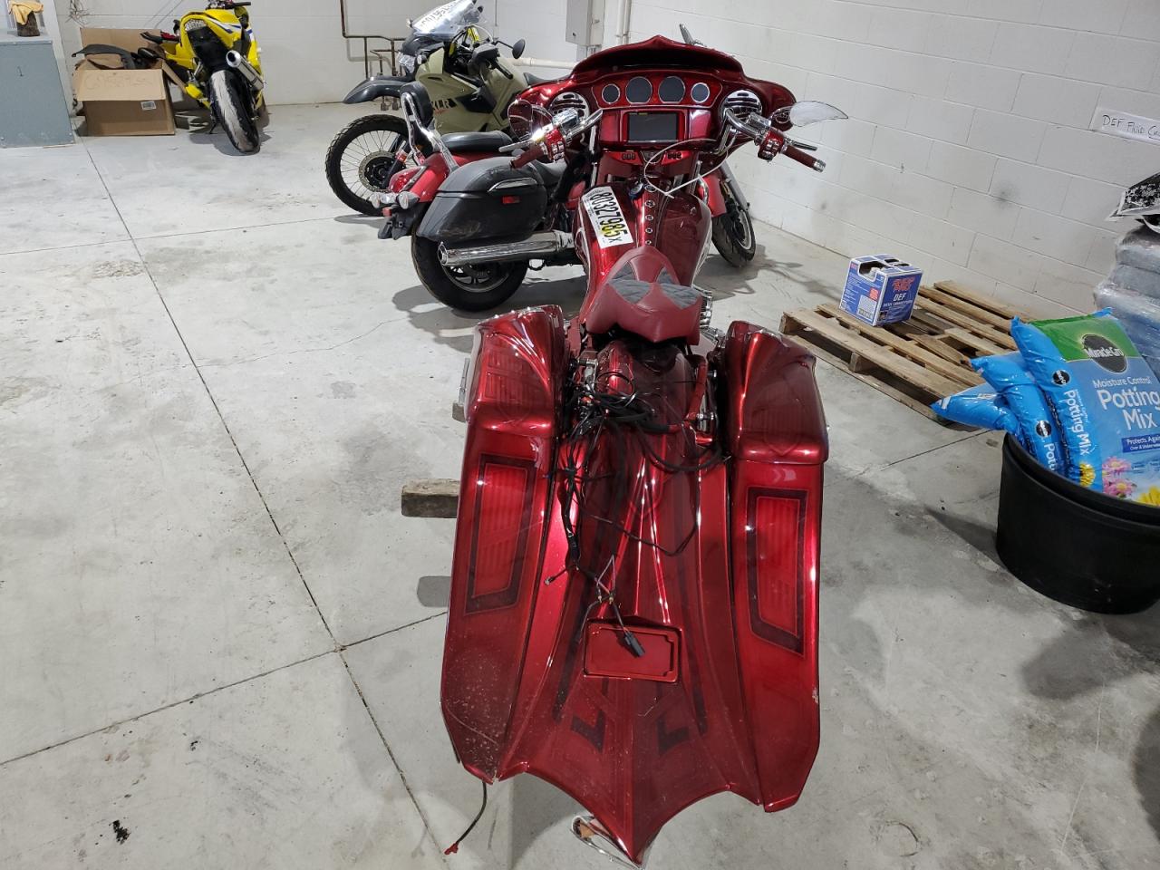 2016 Harley-Davidson Flhxs Street Glide Special VIN: 1HD1KRM10GB651843 Lot: 80327985