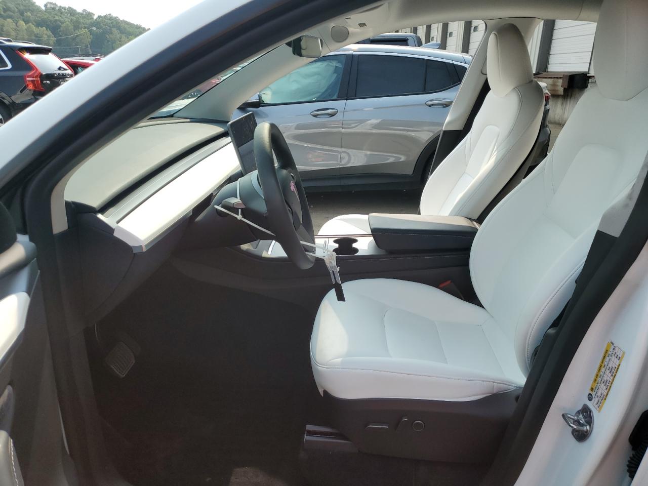 2025 Tesla Model Y VIN: 7SAYGDEE7SF257951 Lot: 71698675