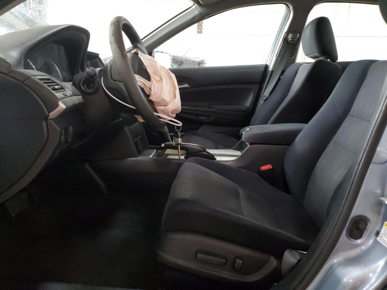 2011 Honda Accord Lxp VIN: 1HGCP2F48BA102840 Lot: 82080245