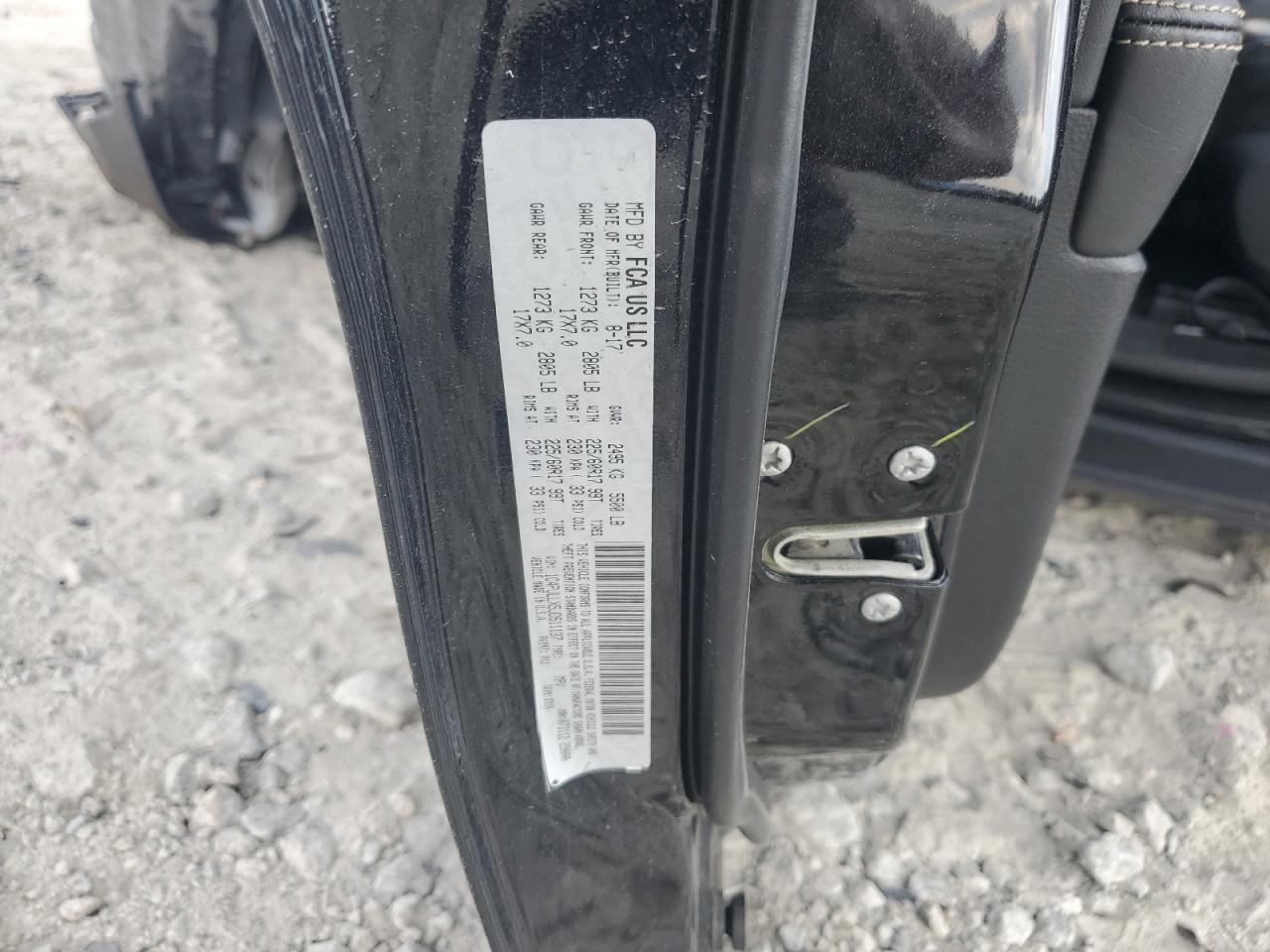 2018 Jeep Cherokee Latitude Plus VIN: 1C4PJLLX5JD511137 Lot: 81519885