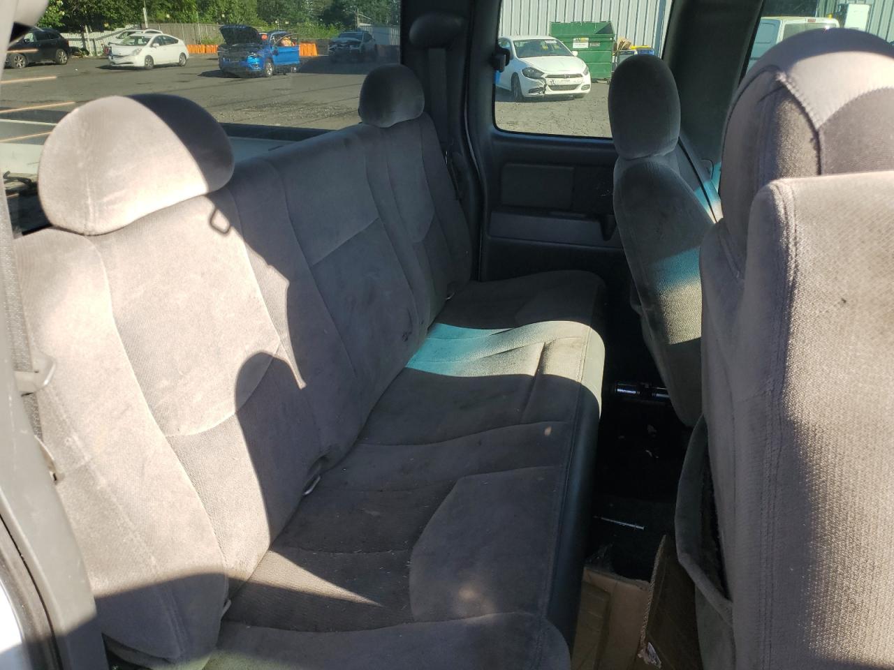 2005 GMC New Sierra C1500 VIN: 1GTEC19T15Z340924 Lot: 81107865