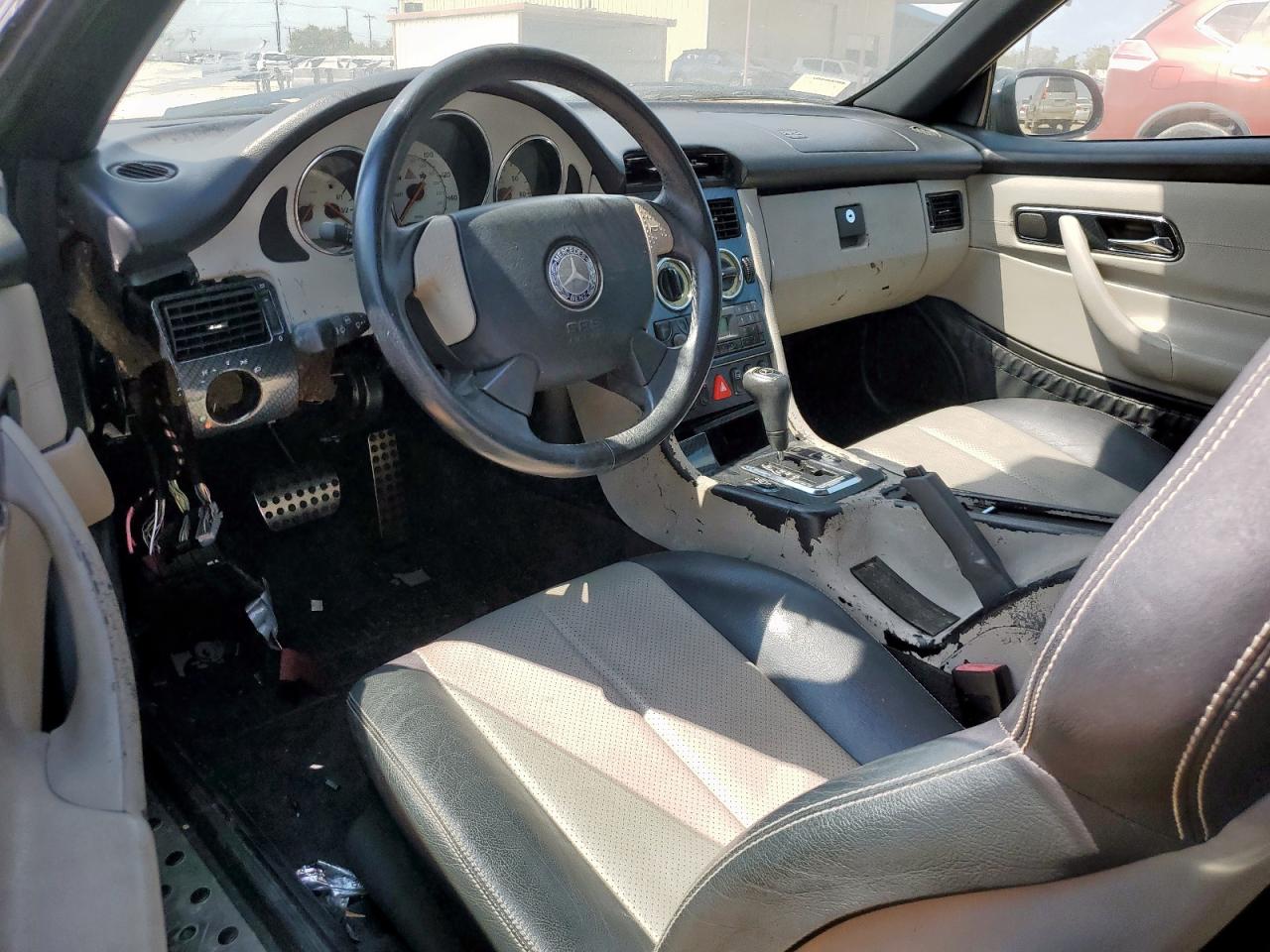 2000 Mercedes-Benz Slk 230 Kompressor VIN: WDBKK47F9YF165976 Lot: 80807425