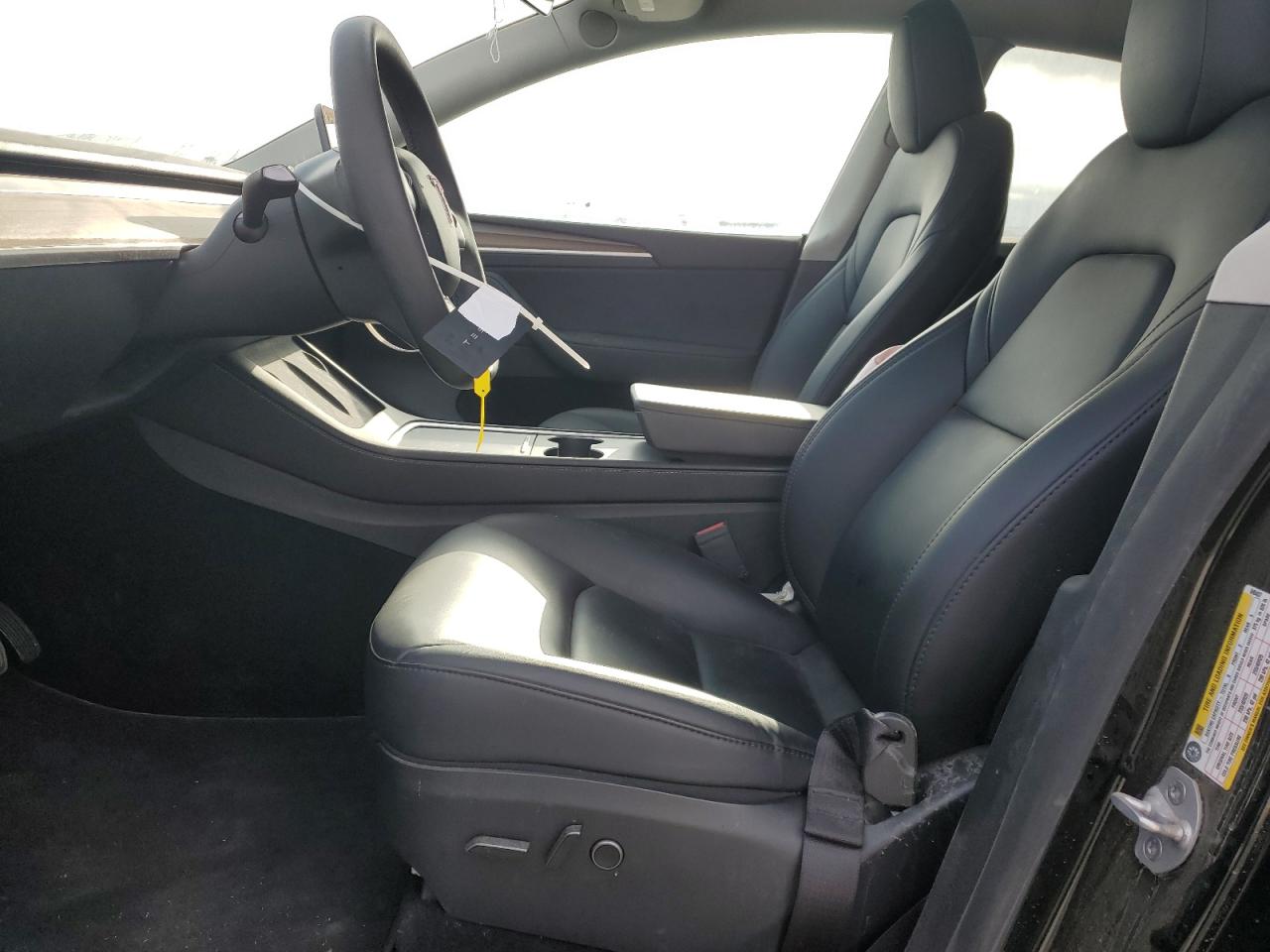 2024 Tesla Model Y VIN: 7SAYGDED3RF049437 Lot: 80117965