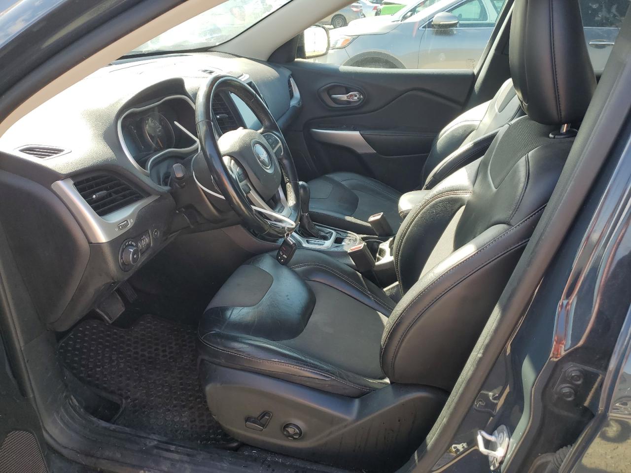 2018 Jeep Cherokee Latitude Plus VIN: 1C4PJMLX5JD575913 Lot: 81493585