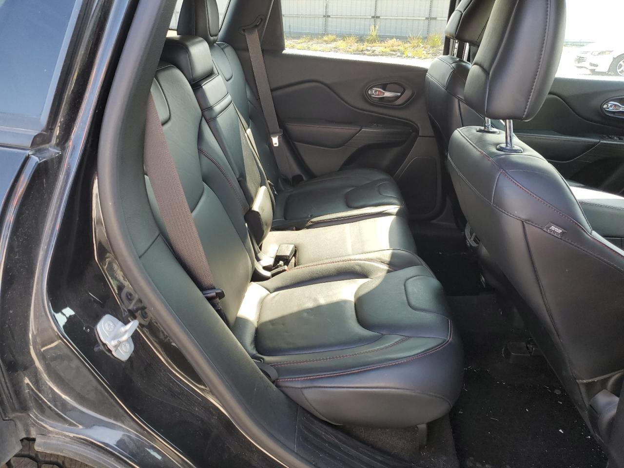 2015 Jeep Cherokee Trailhawk VIN: 1C4PJMBSXFW661932 Lot: 71327895