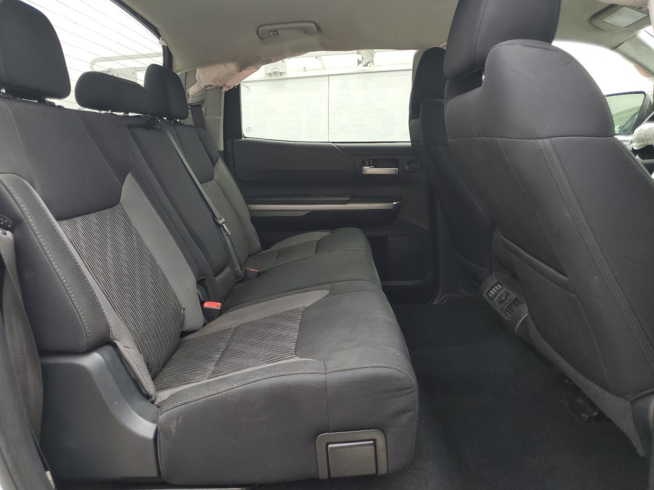 2017 Toyota Tundra Crewmax Sr5 VIN: 5TFDY5F18HX622629 Lot: 81231145