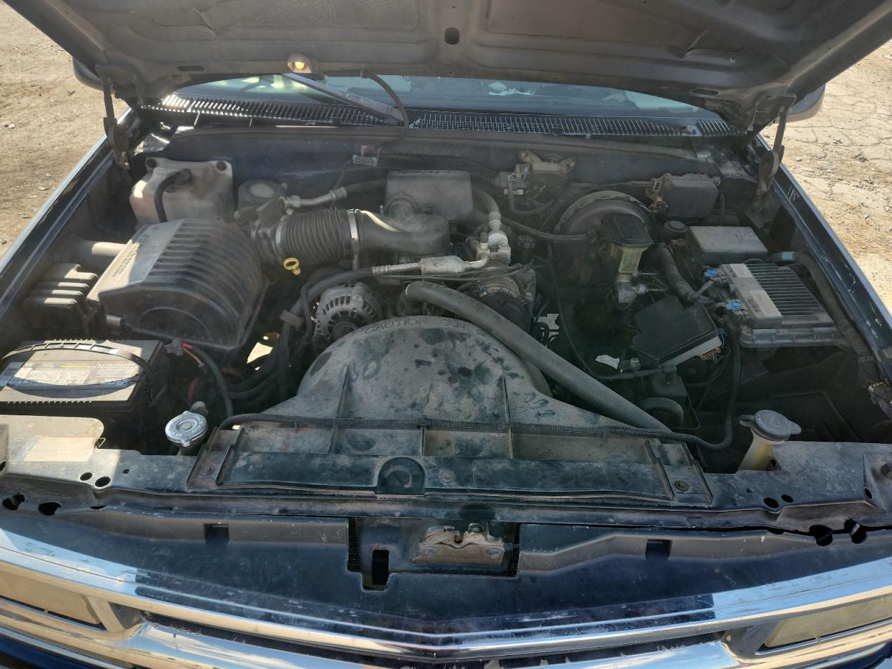 1998 Chevrolet Gmt-400 C1500 VIN: 1GCEC19W0WE177573 Lot: 81848985