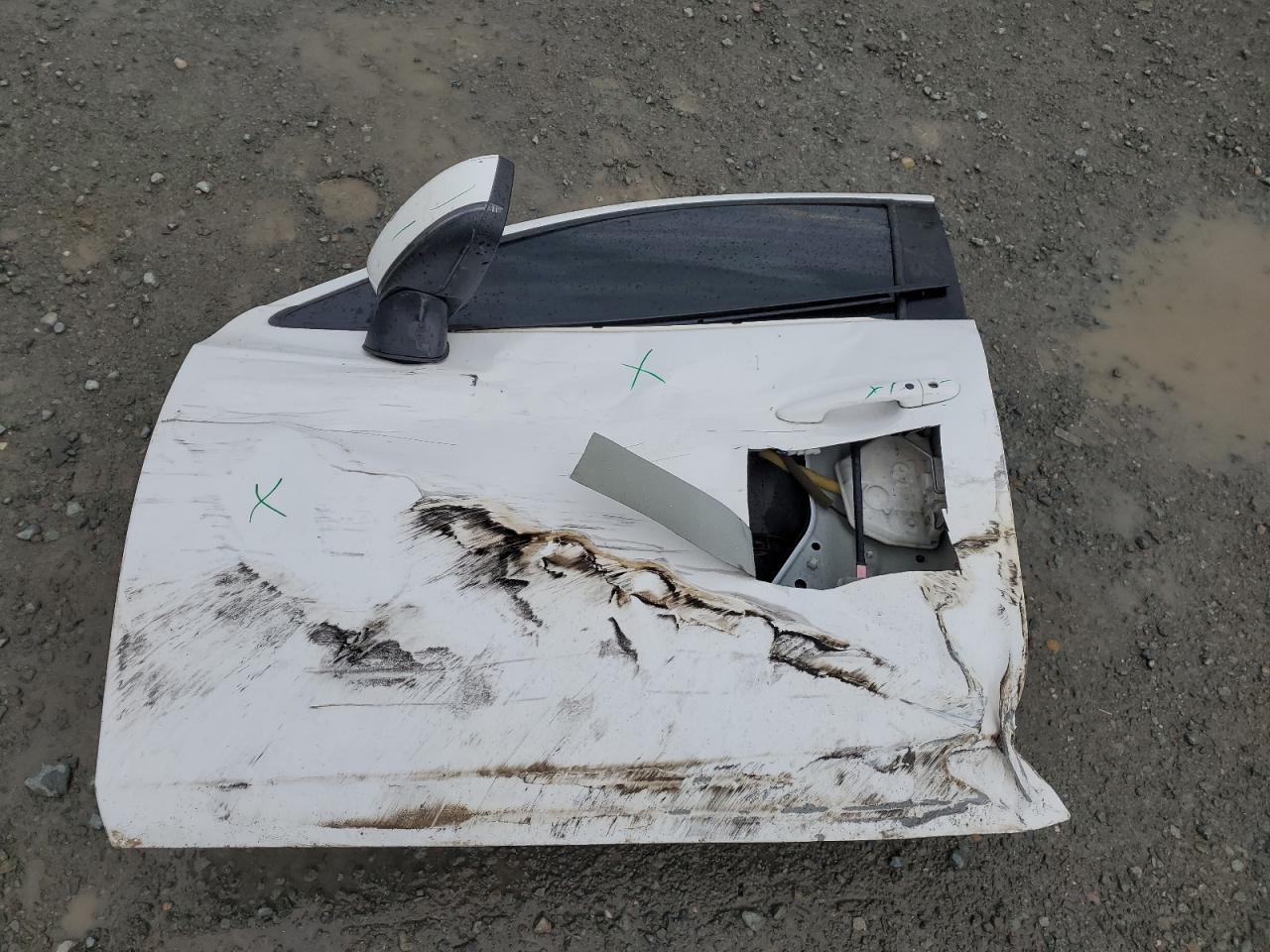 2020 Toyota Yaris Le VIN: 3MYDLBJV9LY700545 Lot: 81329005