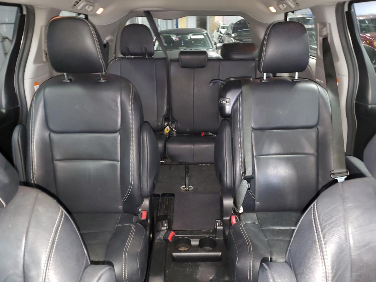 2015 Toyota Sienna Sport VIN: 5TDXK3DC2FS631899 Lot: 81121085