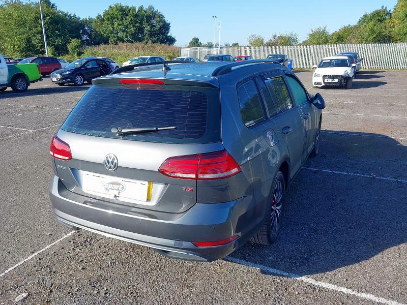 2017 VOLKSWAGEN GOLF SE NAVIGATION TDI BM 