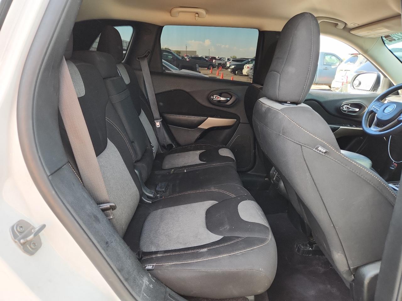 2018 Jeep Cherokee Latitude VIN: 1C4PJLCB6JD615415 Lot: 80912295