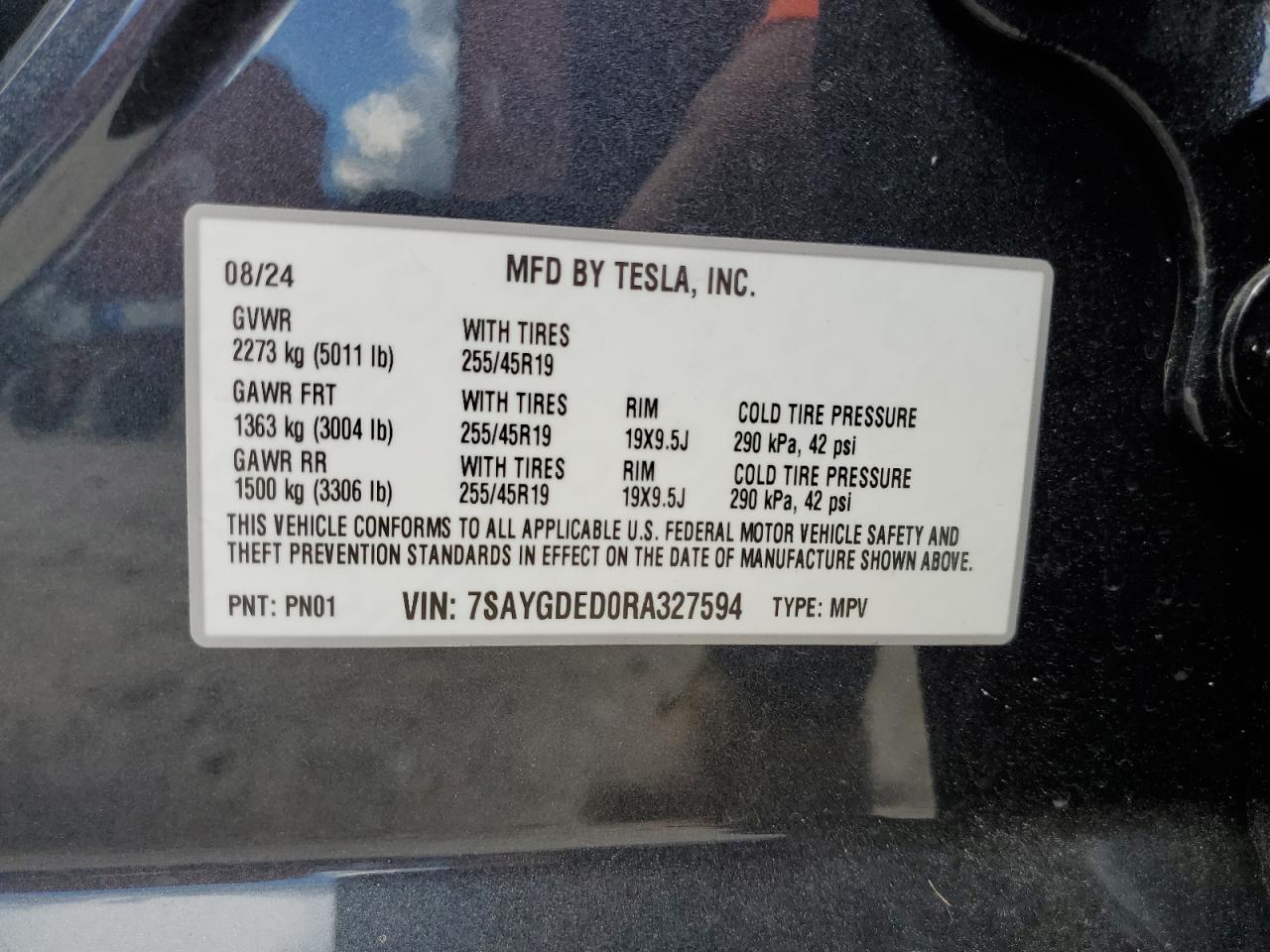 2024 Tesla Model Y VIN: 7SAYGDED0RA327594 Lot: 71958085