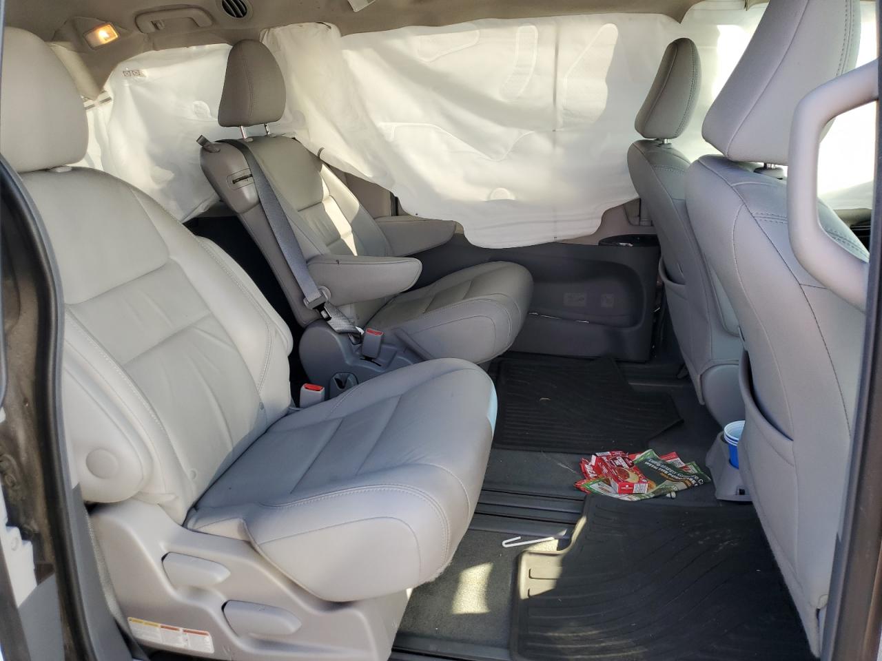 2016 Toyota Sienna Xle VIN: 5TDYK3DC9GS727650 Lot: 81843285