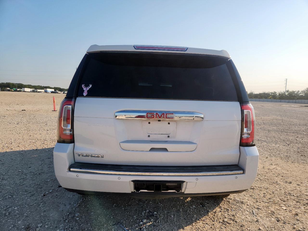 2017 GMC Yukon Denali VIN: 1GKS1CKJ4HR368173 Lot: 71840985