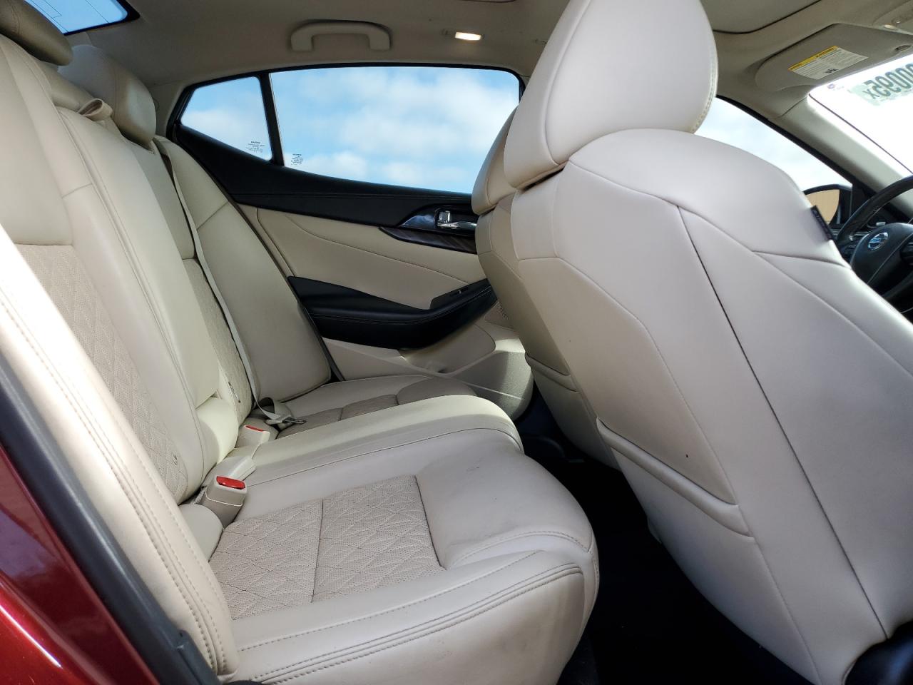 2017 Nissan Maxima 3.5S VIN: 1N4AA6AP2HC377705 Lot: 80000095