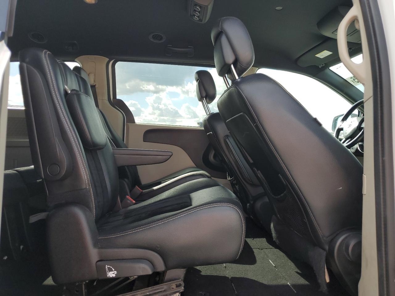 2017 Dodge Grand Caravan Sxt VIN: 2C4RDGCG5HR624214 Lot: 84396605