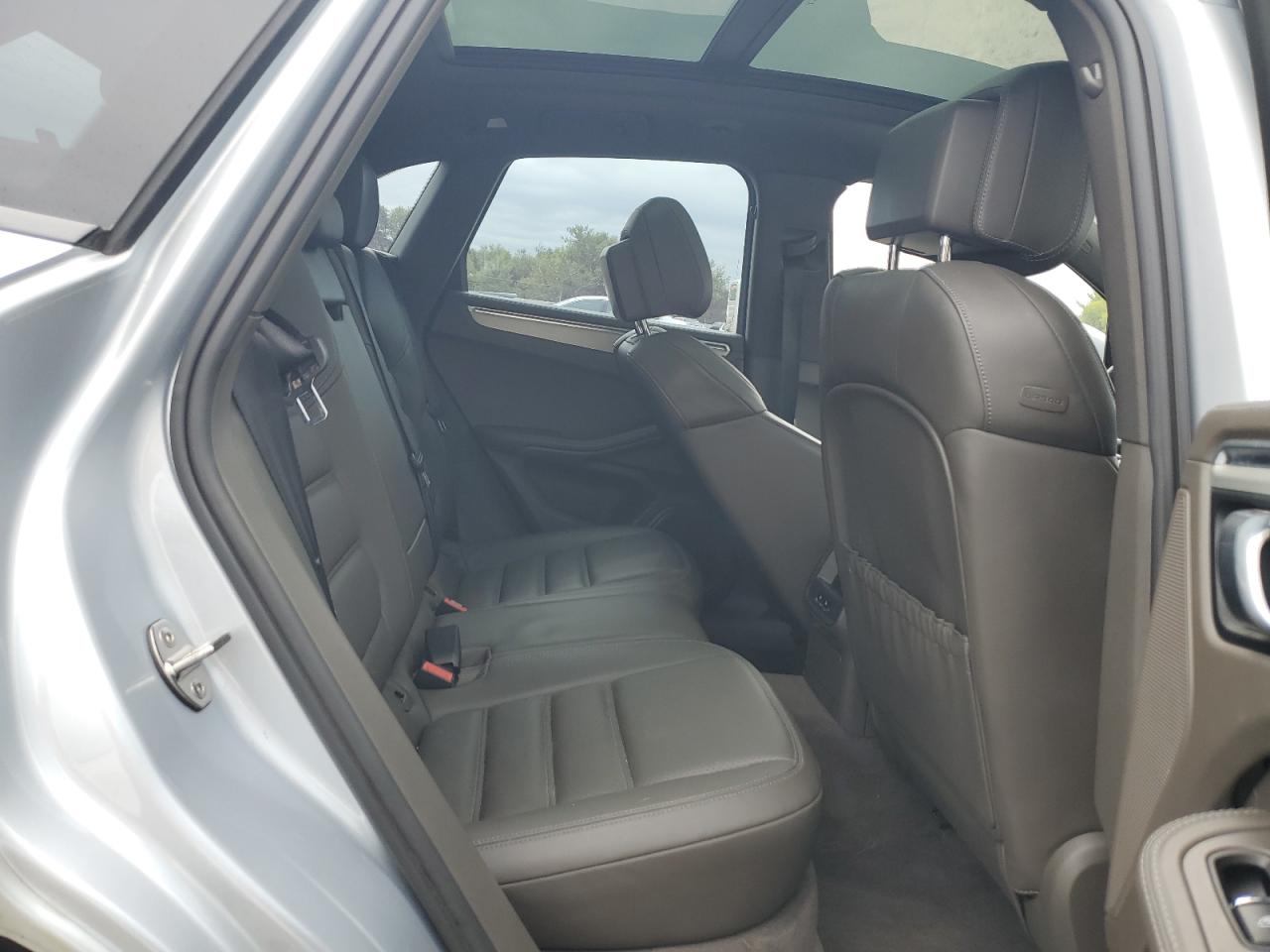 2015 Porsche Macan S VIN: WP1AB2A54FLB59582 Lot: 81285135