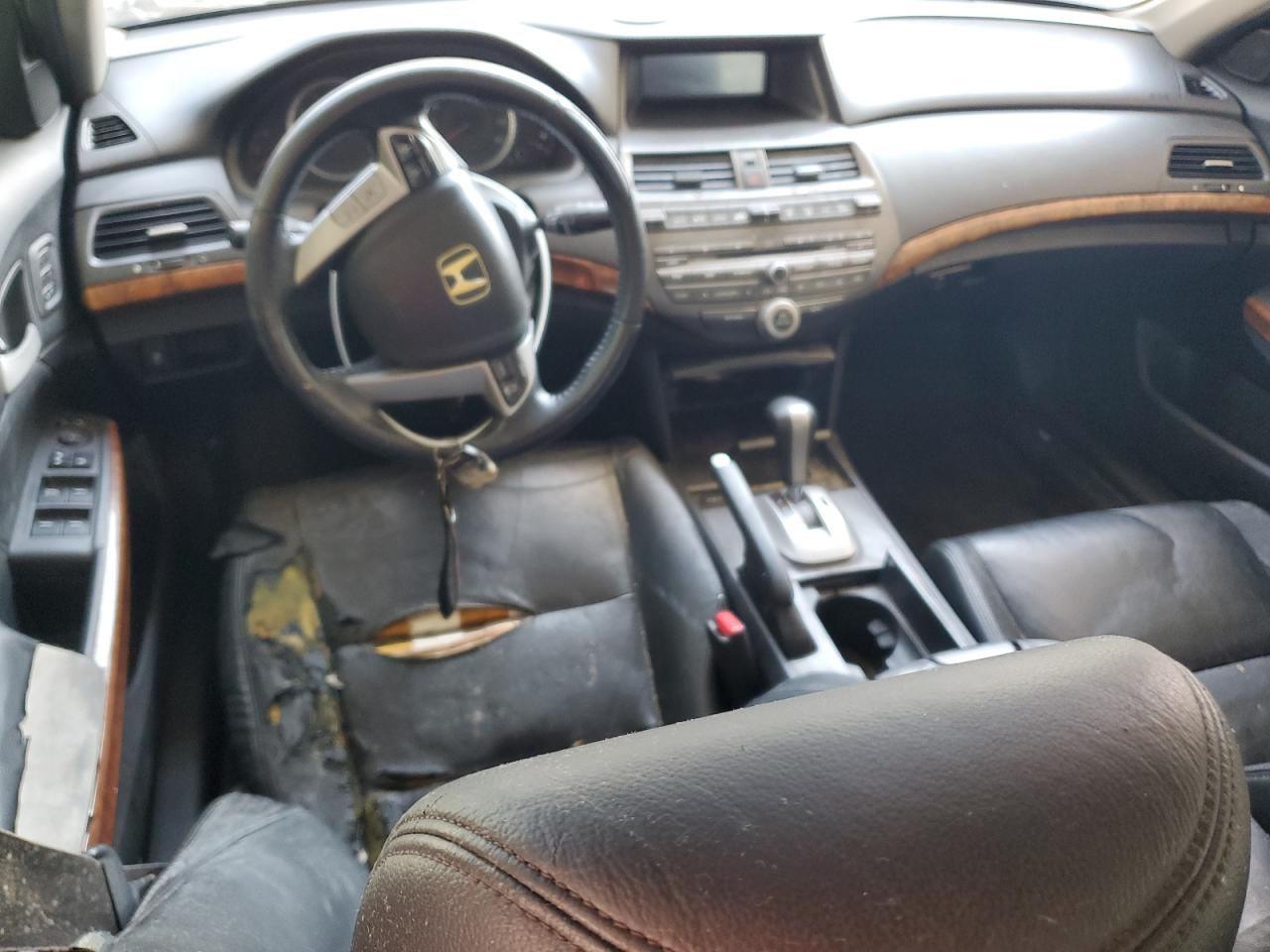 2011 Honda Accord Exl VIN: 5KBCP3F89BB001340 Lot: 70857765