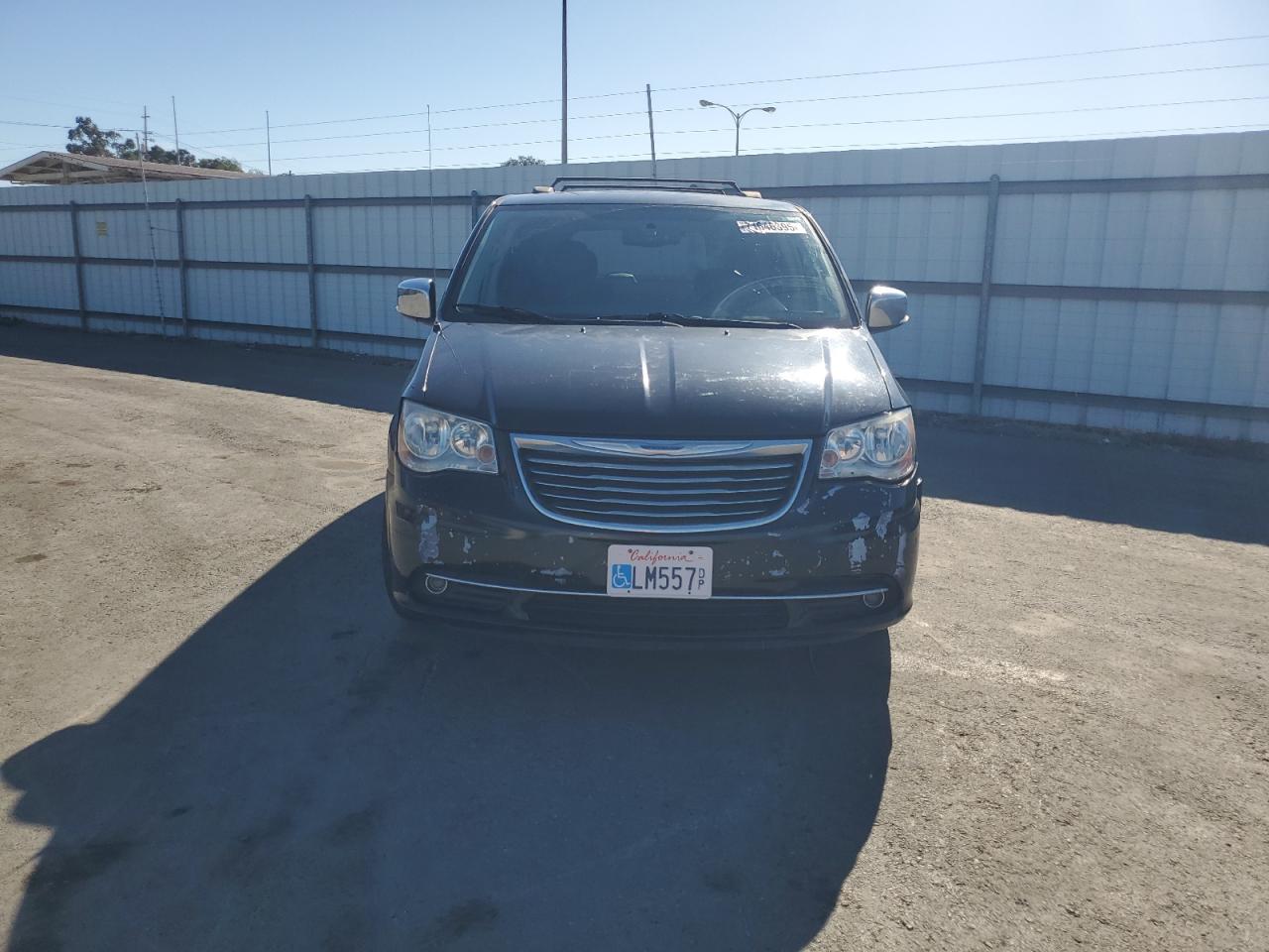 2015 Chrysler Town & Country Touring L VIN: 2C4RC1CG2FR739530 Lot: 71646395