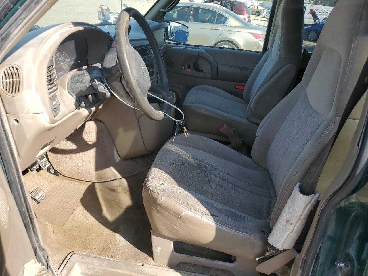 2000 Chevrolet Astro VIN: 1GNEL19W8YB162895 Lot: 71609335