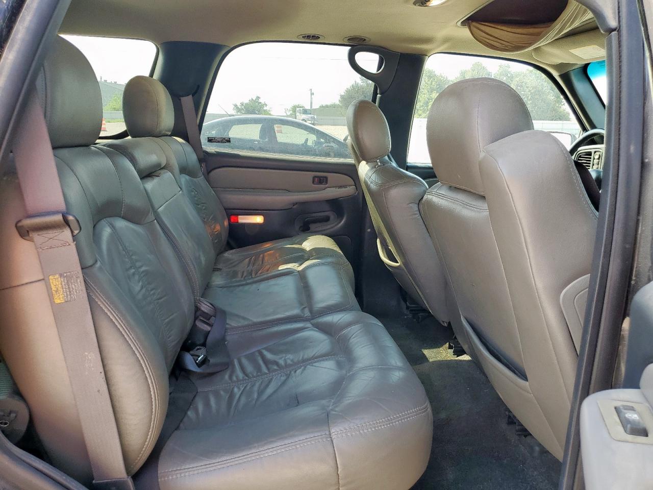 2002 Chevrolet Tahoe K1500 VIN: 1GNEK13Z02R202164 Lot: 70940025