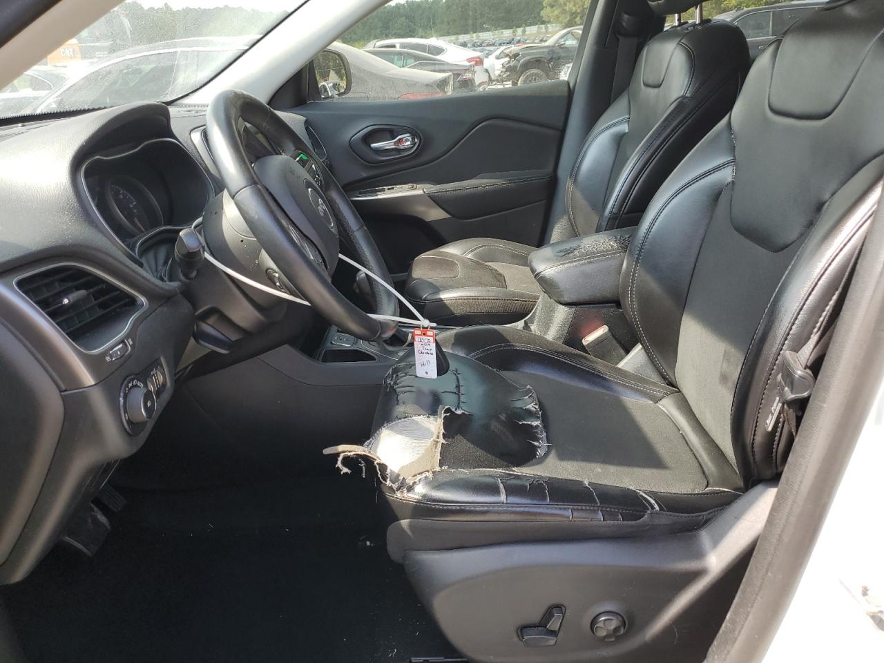 2019 Jeep Cherokee Latitude Plus VIN: 1C4PJLLX0KD353677 Lot: 80169455