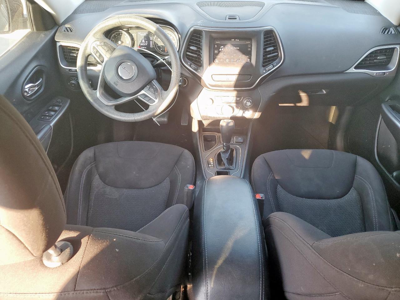 2019 Jeep Cherokee Latitude VIN: 1C4PJLCBXKD297946 Lot: 70782265