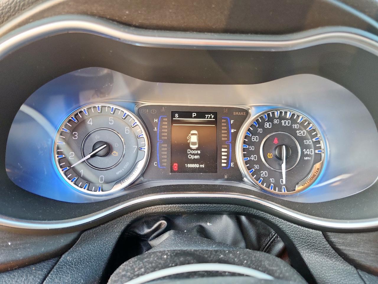 2015 Chrysler 200 Limited VIN: 1C3CCCAB2FN737917 Lot: 80305385