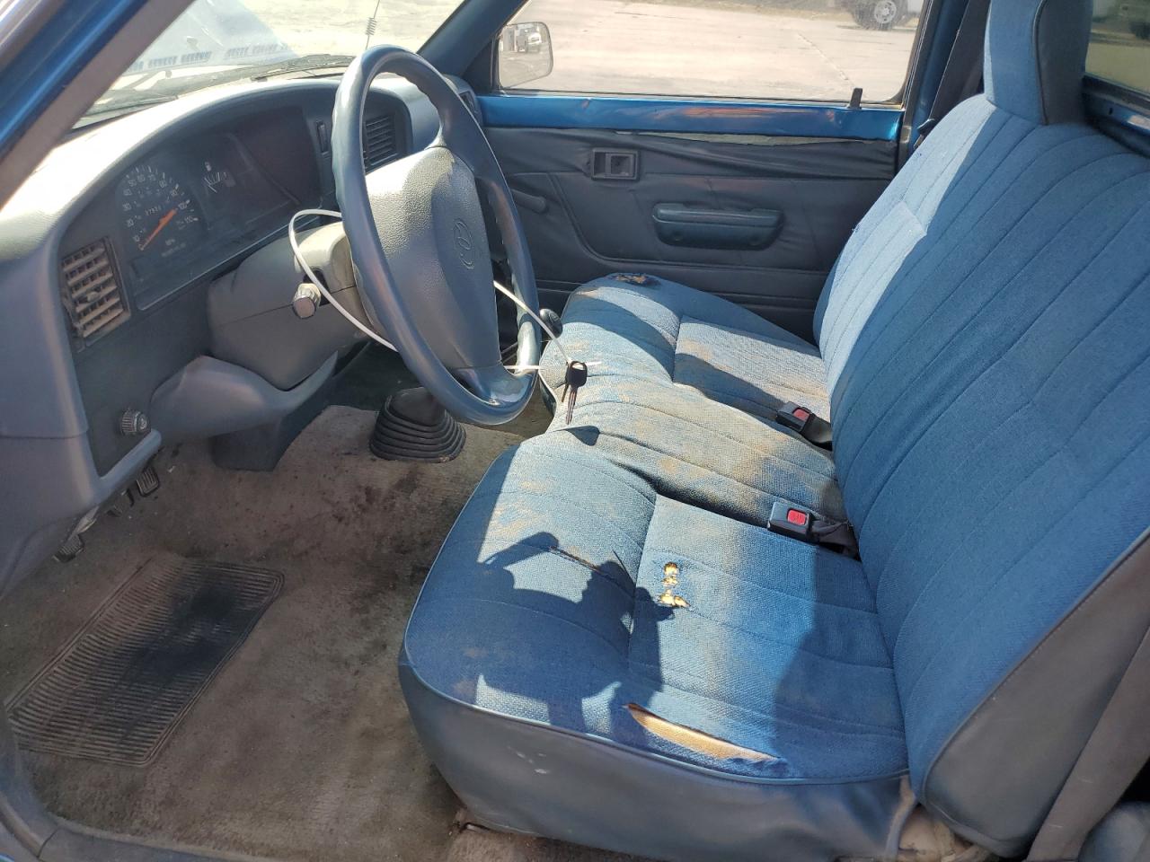 1994 Toyota Pickup 1/2 Ton Short Wheelbase Stb VIN: 4TARN81A8RZ261525 Lot: 81495545