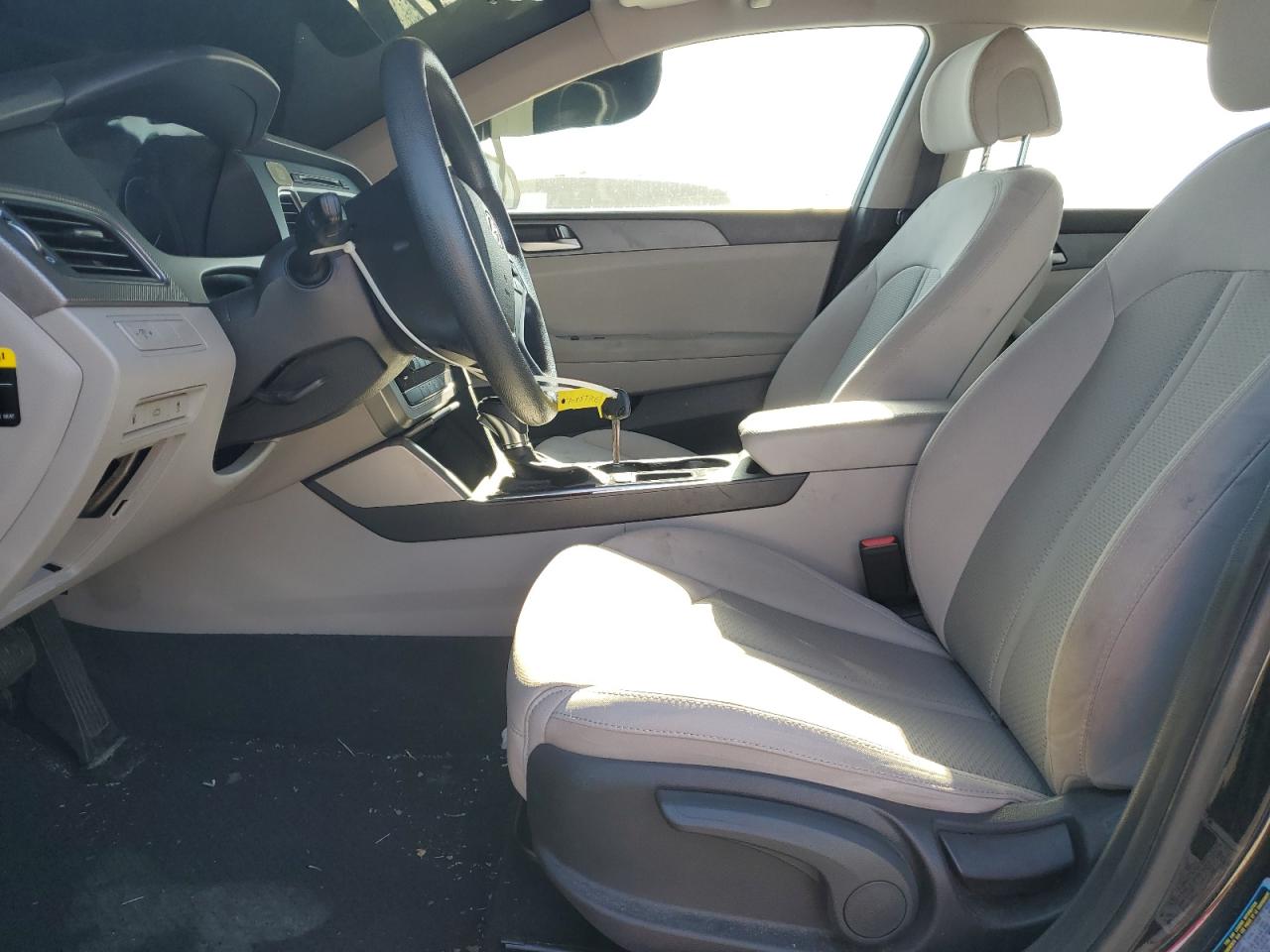 2017 Hyundai Sonata Se VIN: 5NPE24AF0HH575191 Lot: 70857405